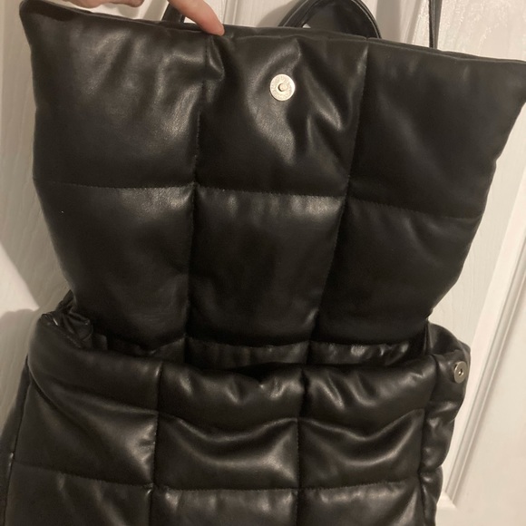 Stand Studio Wanda Handbag with removable straps and magnetic snap flap closure. - Picture 6 of 14